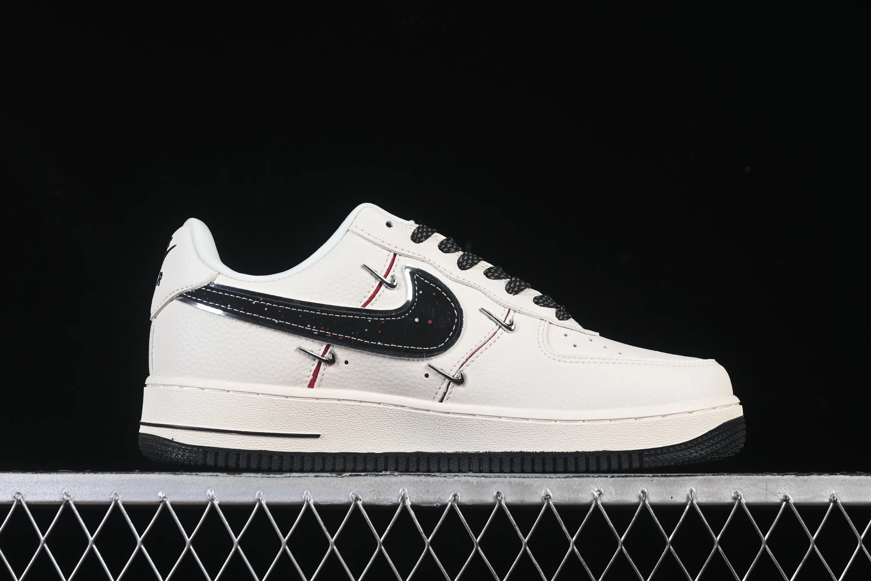All categories Nk Air Force 1 Air Force series Nk Air Force 1 Low Air Force low-top Nike Air Force 1'07 Low Balenciaga co-branded four silver hooks Air Force 1 low-top casual sneakers DD1928-309